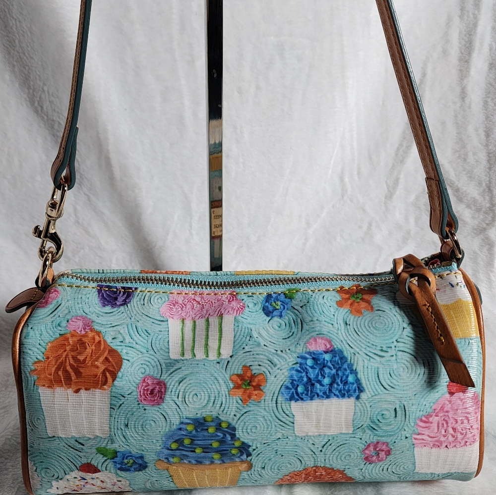 Dooney Cupcake Barrel - Picture 5 of 6